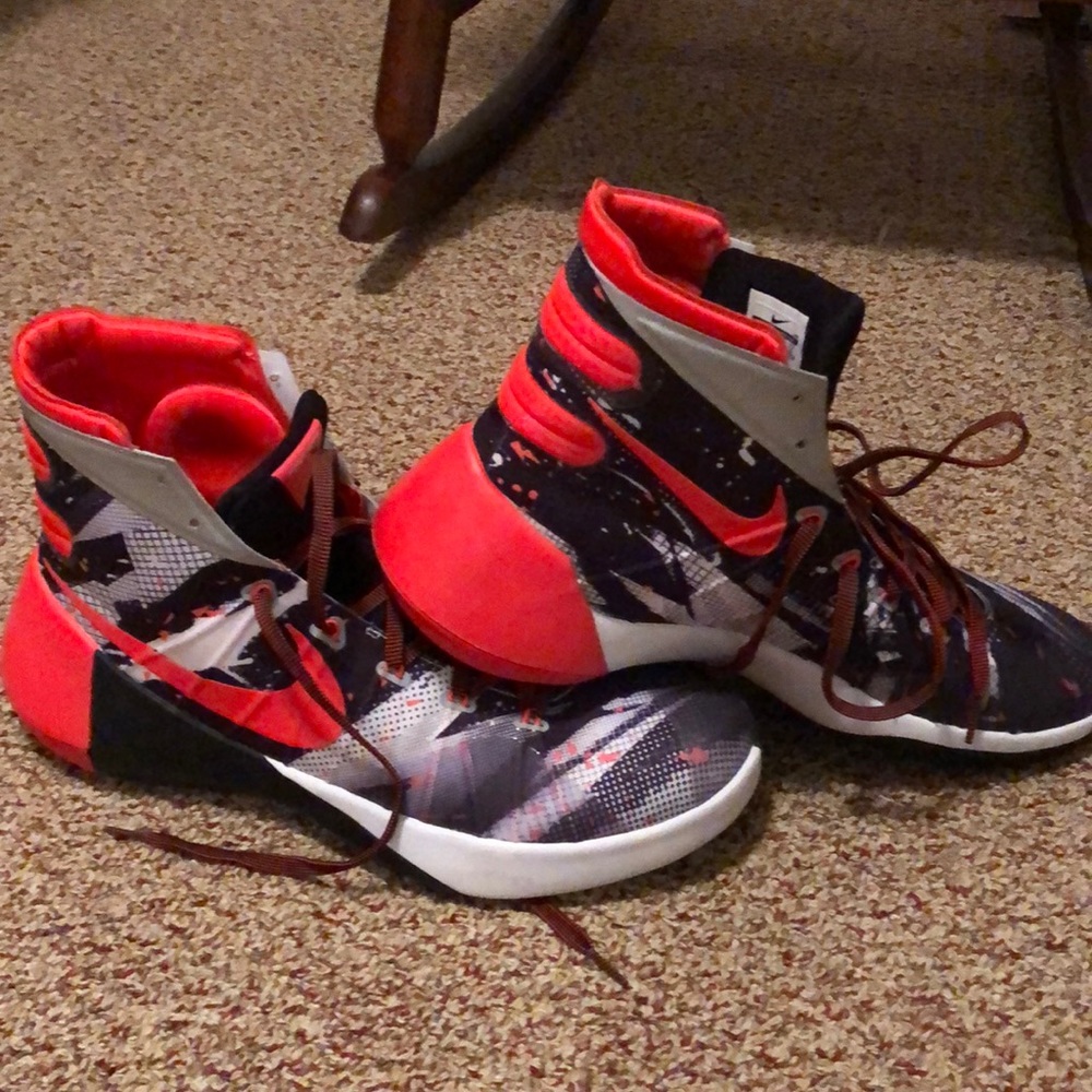 Nike men’s size 14